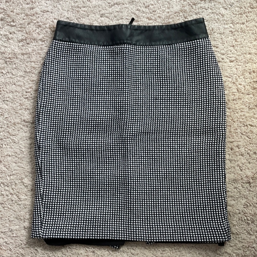 Ann Taylor Tweed Pencil Skirt w/ Leather Waistline